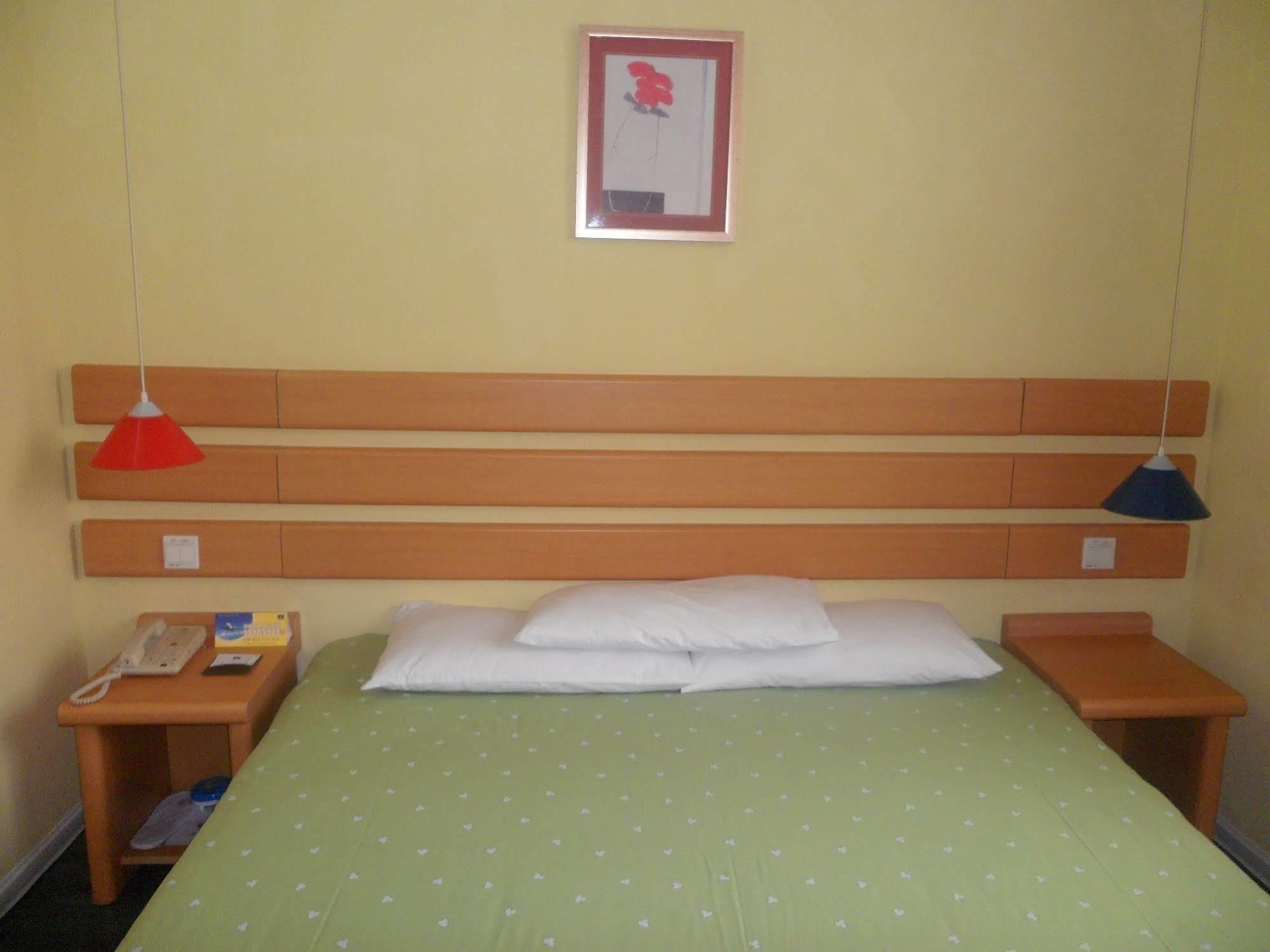 Home Inn Beijing International Exhibition Center Zuojiazhuang Esterno foto